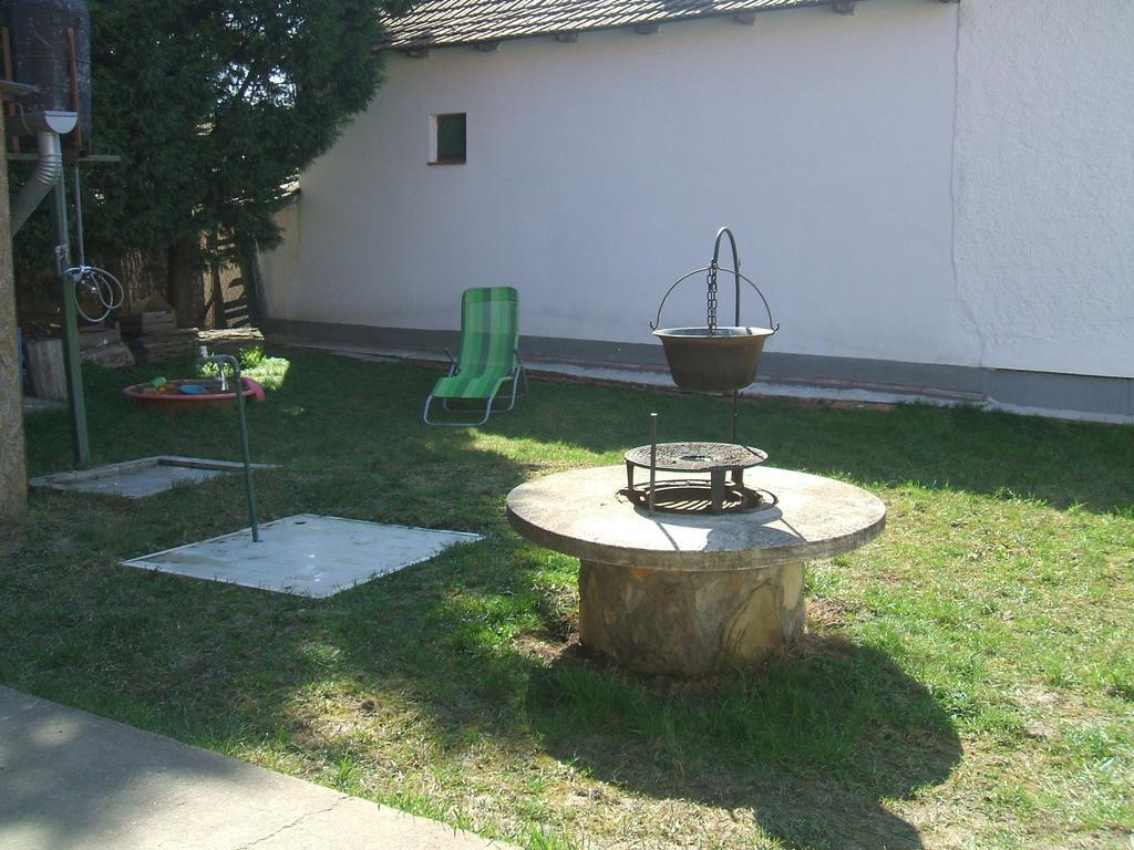Feherszeker Apartmanok Abádszalók Esterno foto